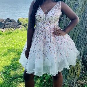 Beautiful Dave & Johnny Special Occasion Dress